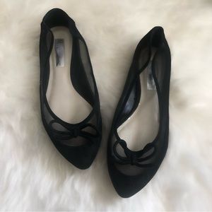 Black Pointed Ballet Flats with Mesh Panels and Bows size Women’s 8